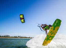 Manobras de kitesurf